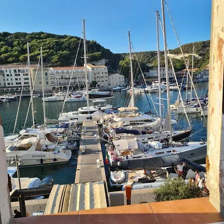 Privee Dans Un Tres Bel Sur Le Port Bonifacio (Corsica)